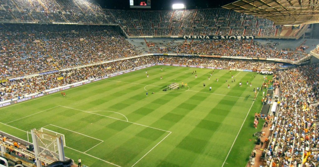 El futbolista del Real Madrid fue insultado en el estadio de Mestalla, en Valencia. (Tot-futbol/ Wikimedia Commons)