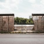 Fragmento del muro de Berlín que dividió las dos Alemanias (Claudio Schwarz/ Unsplash)