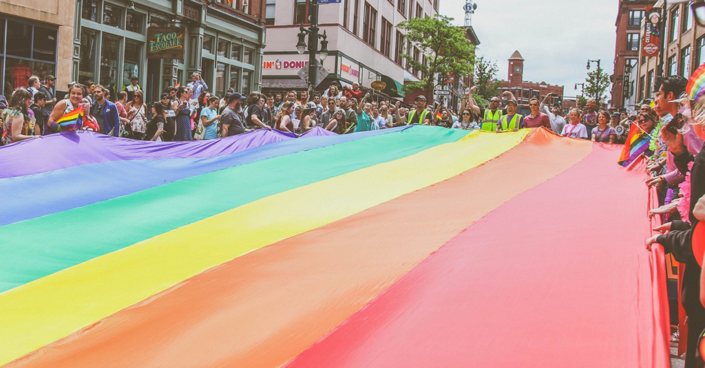 Cada 28 de junio el colectivo LGTBI reivindica sus derechos y libertades (Mercedes Mehling / Unsplash)