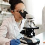 Sólo el 33,3% de personas que se dedican a la investigación son mujeres (Edward Jenner/Pexels) ​