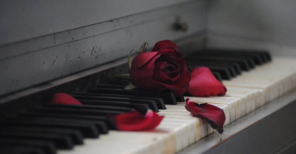 Los corazones rotos también son habituales en estas fechas.