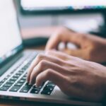 The London Crier es una página web de contenidos sobre el Reino Unido creados con IA