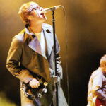 La banda de Britpop Oasis durante una actuación en los años 90 (Will Fresch/Wikipedia)