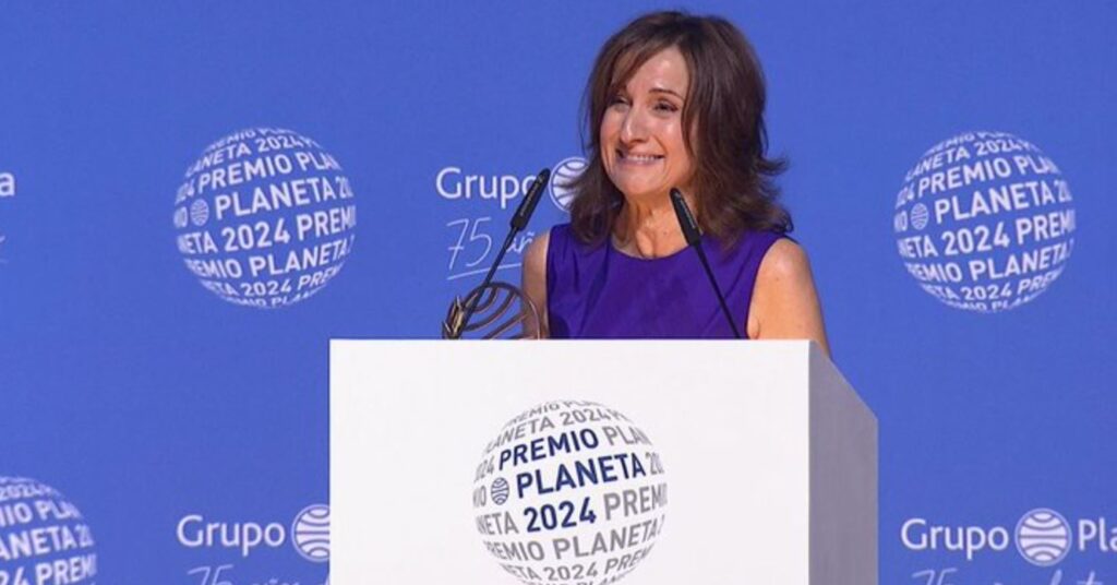 Paloma Sánchez-Garnica, ganadora del Premio Planeta 2024 por la novela «Victoria» (Planeta)
