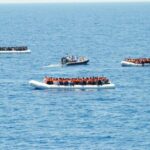 73 / 5.000 La fragata Canarias durante un rescate de migrantes (Ministerio de Defensa)