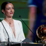 Aitana Bonmatí recogiendo el Balón de Oro/F.C Barcelona