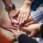 Las pequeñas acciones en defensa del medio ambiente y la justicia social, cuando se multiplican, pueden tener un impacto global (Pixabay)