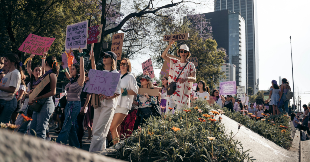 El 8M es una jornada que se celebra en todo el mundo. En la imagen, una manifestación en Ciudad de México/Mike González-Pexels