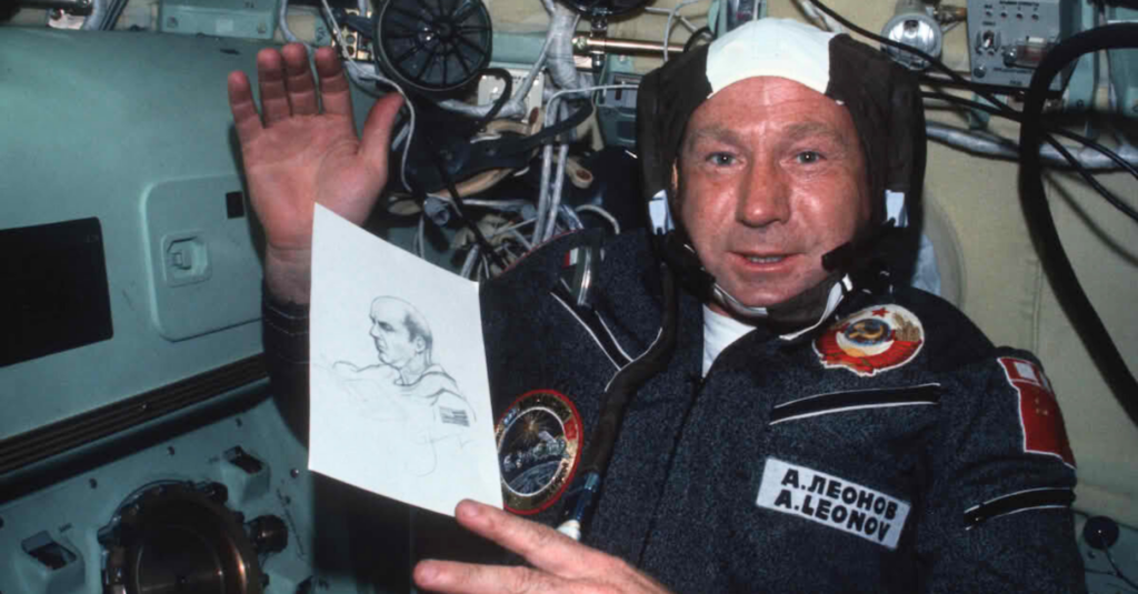 Alexéi Leónov hizo la primera caminata espacial de la historia. (U.S. National Archives)