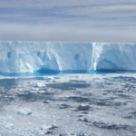 Un iceberg es un bloque de hielo que se desplaza por el mar (amanderson2 / Flickr)
