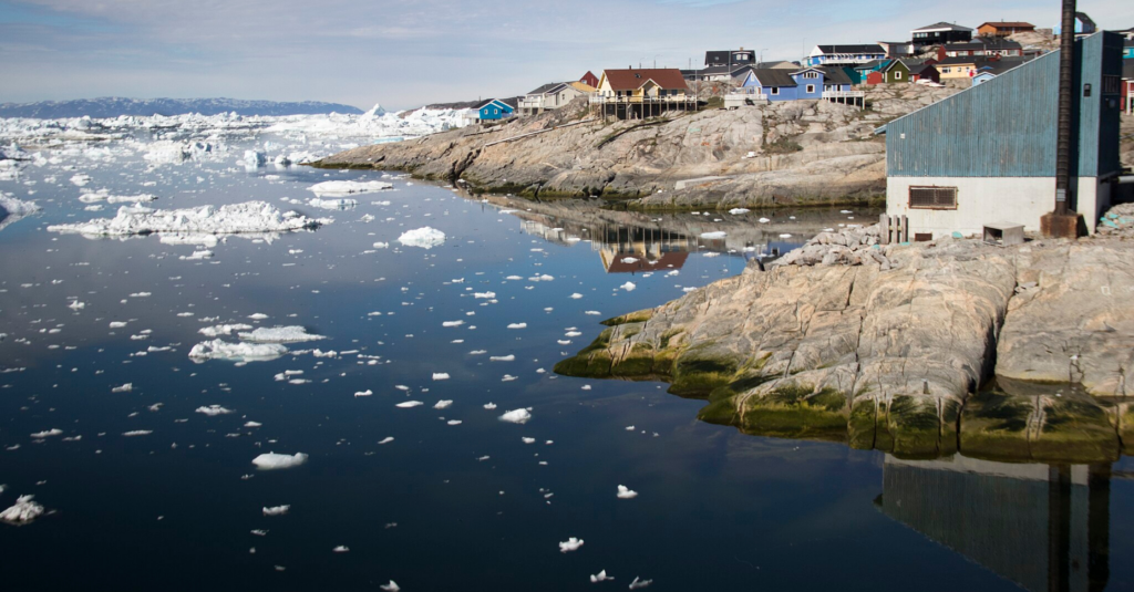 Panorámica de la ciudad de Ilulissat, en Groenlandia. (Buiobuione / Wikimedia Commons)