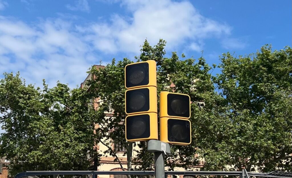 El apagón eléctrico afectó también a los semáforos, que dejaron de funcionar / Junior Report