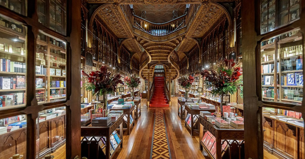 La Livraria Lello, en Oporto (Portugal) es una de las más famosas del mundo (Editor1906/Wikimedia Commons)