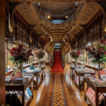 La Livraria Lello, en Oporto (Portugal) es una de las más famosas del mundo (Editor1906/Wikimedia Commons)