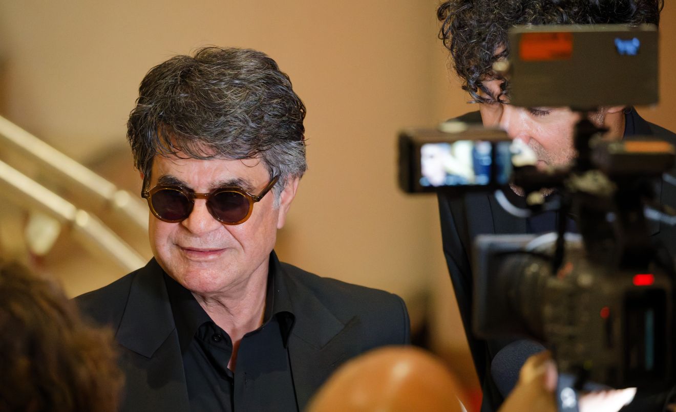 El director iraní Jafar Panahi durante la celebración del festival de Cannes 2025. (Kevin Payravi / Wikimedia Commons)