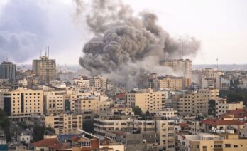 Bombardeo aéreo israelí sobre la Franja de Gaza (Jaber Jehad Badwan / Wikimedia Commons)