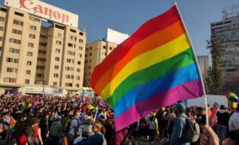 Marcha del Orgullo LGTBIQ+ en Santiago de Chile en 2024. (Sfs90 / Wikimedia Commons)