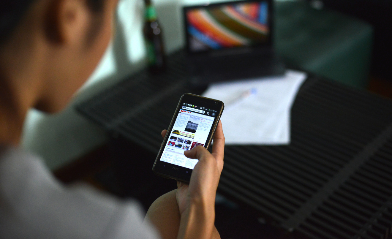 Cada vez más personas se informan en línea a través de redes sociales. (Pxhere)