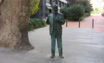 Escultura de 'A Antoni Gaudí' de Joaquim Camps en Barcelona / Canaan - Wikimedia Commons