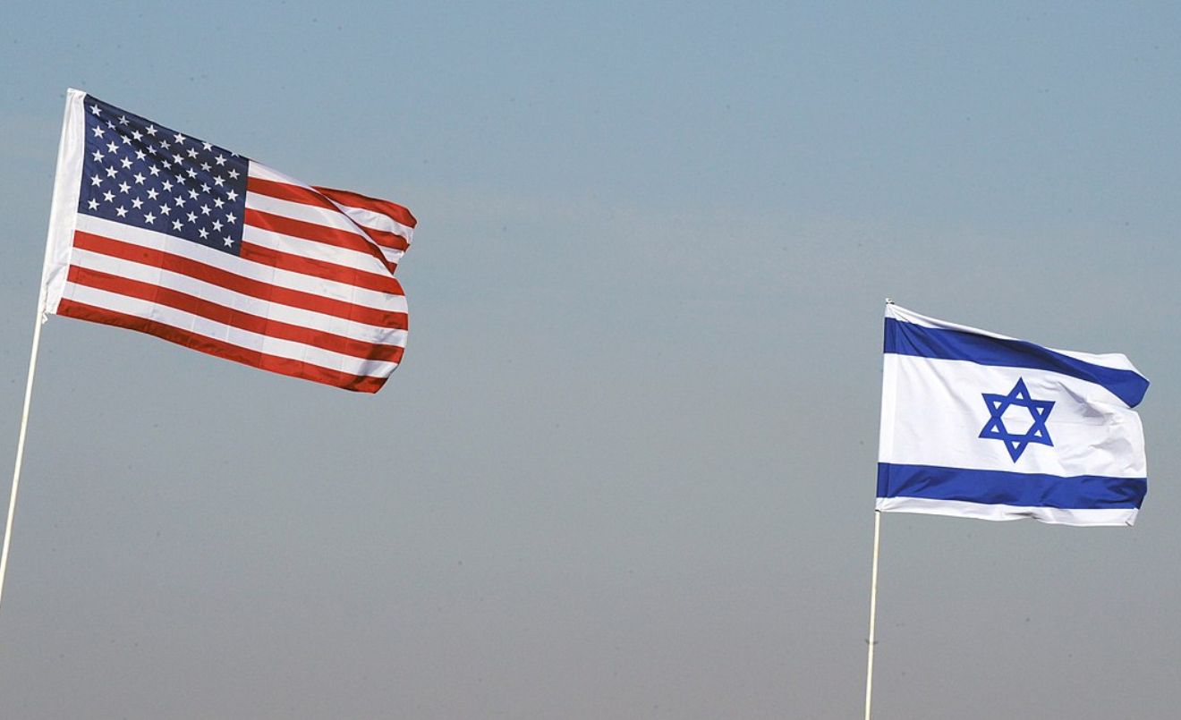Banderas de Estados Unidos e Israel. (Wikimedia Commons)